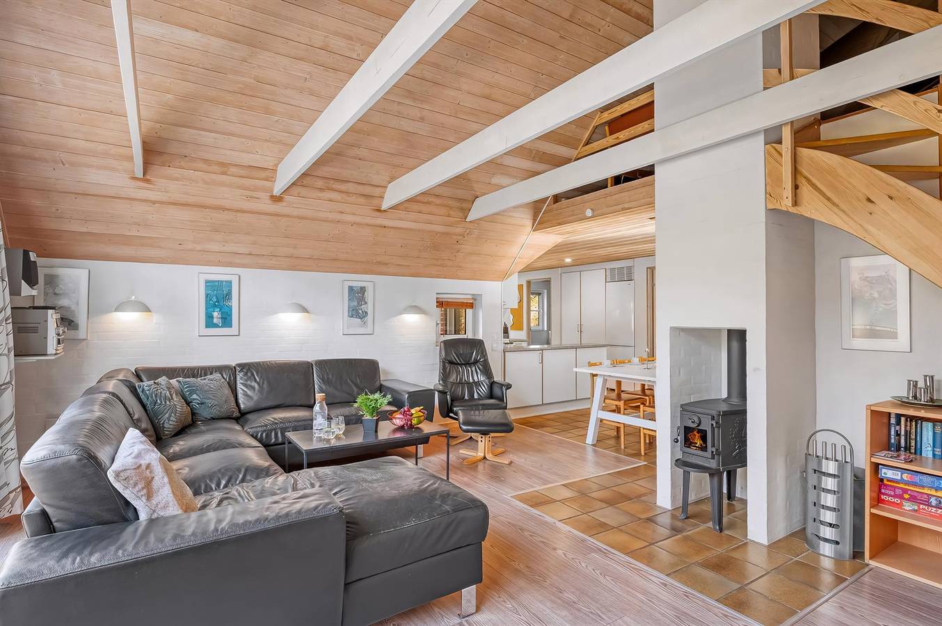 Stunning home in Nørre Nebel w/ Wifi, 4 Bedrooms and Indoor swimming pool in Nørre Nebel, Varde