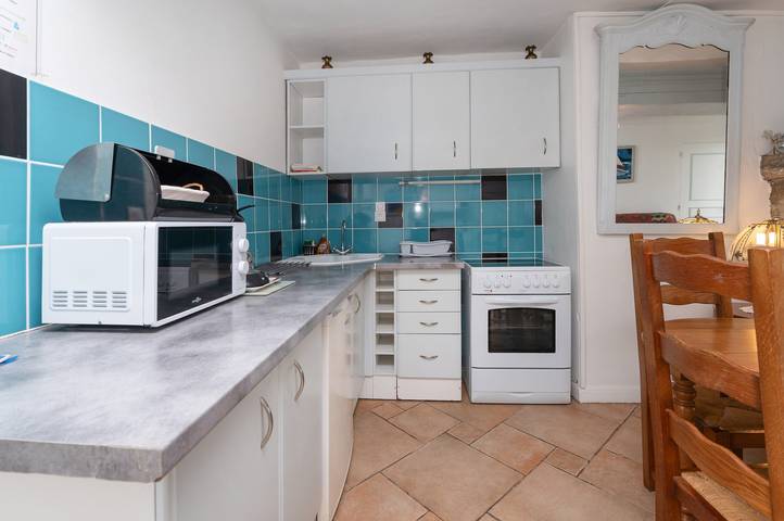 Hel lägenhet, Apartment in 17th-Century Manor with Private Garden and Wi-Fi in Pluherlin, Vannes region