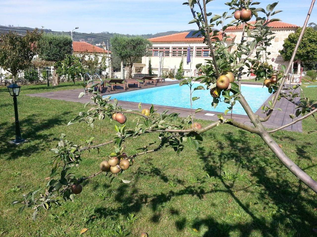 Double Room with Pool View in Esqueiros, Nevogilde e Travassós, Distrito de Braga