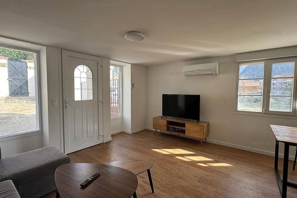 Appartement entier, Appartement T3 rénové avec terrasses et vue montagnes – Vernet-les-Bains in Vernet-les-Bains, Parc naturel régional des Pyrénées catalanes
