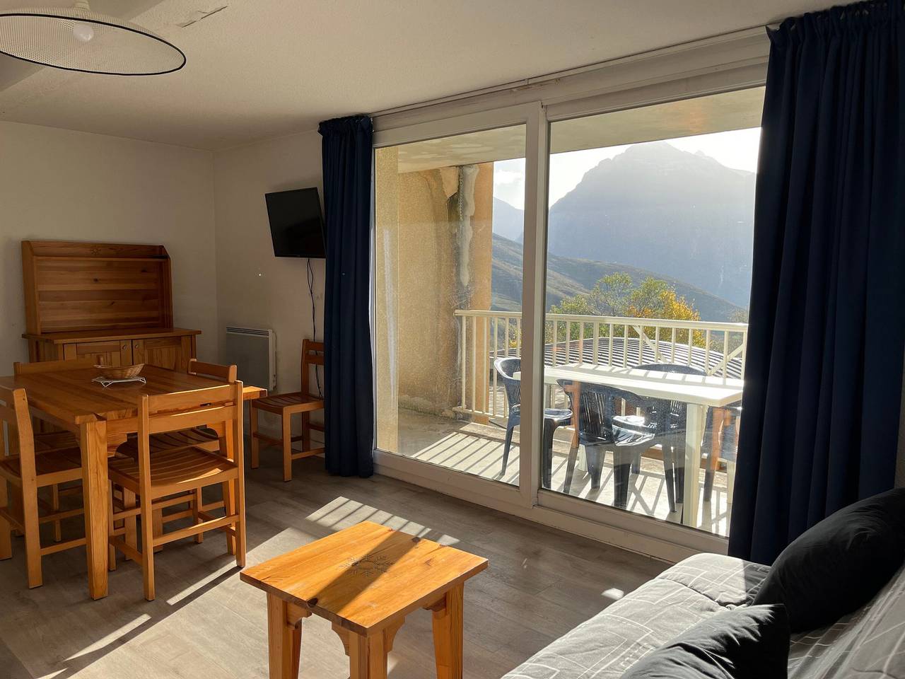 Studio entier, Charmant T2 à Peyragudes, accès Pmr, proche pistes, navette gratuite in Peyragudes, Pyrénées