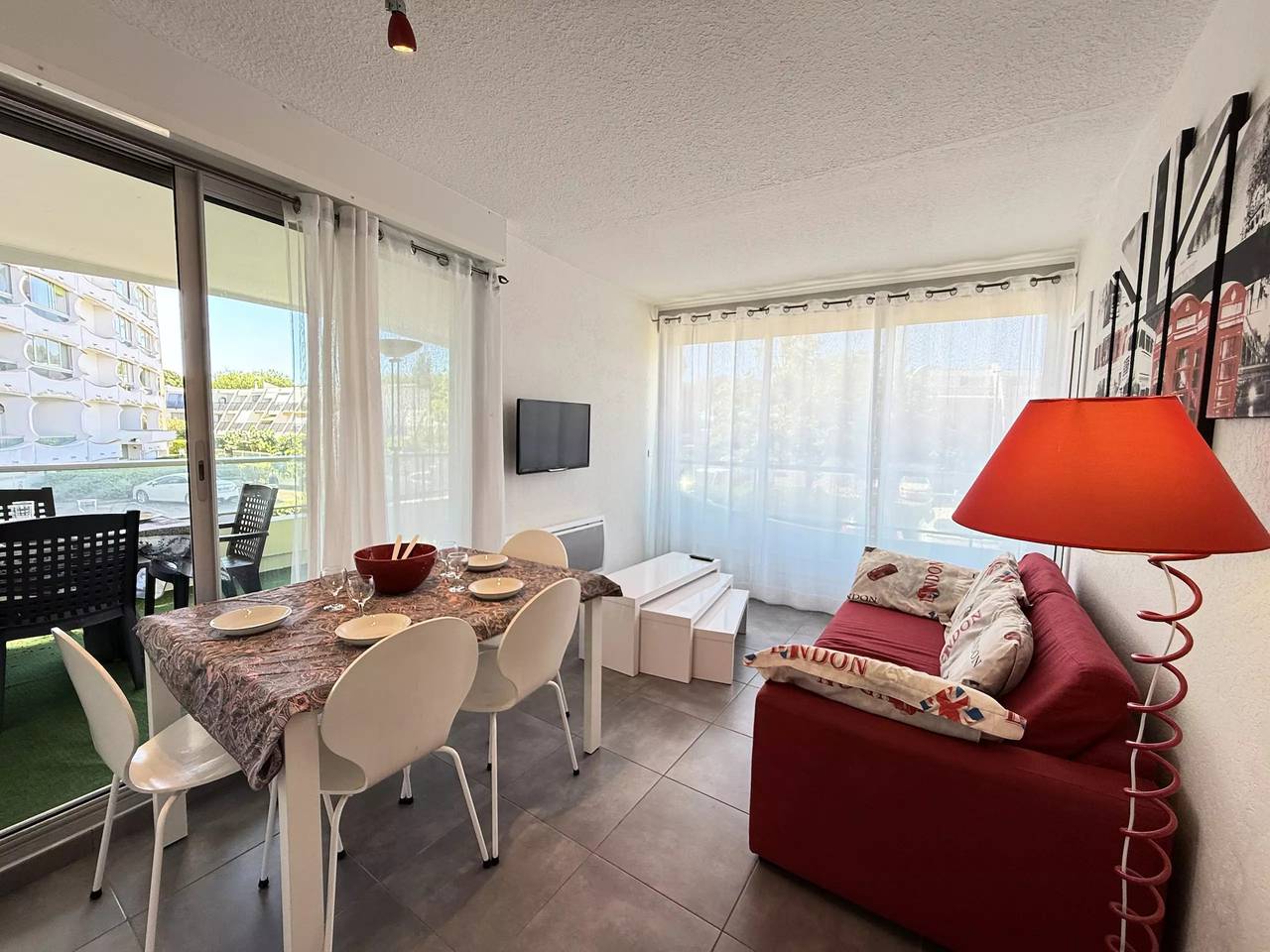 Apartamento entero, Fleurie 1, renovar con gusto esta encantadora planta baja con piscina y aparcamiento in La Grande-Motte, Côte d'Améthyste