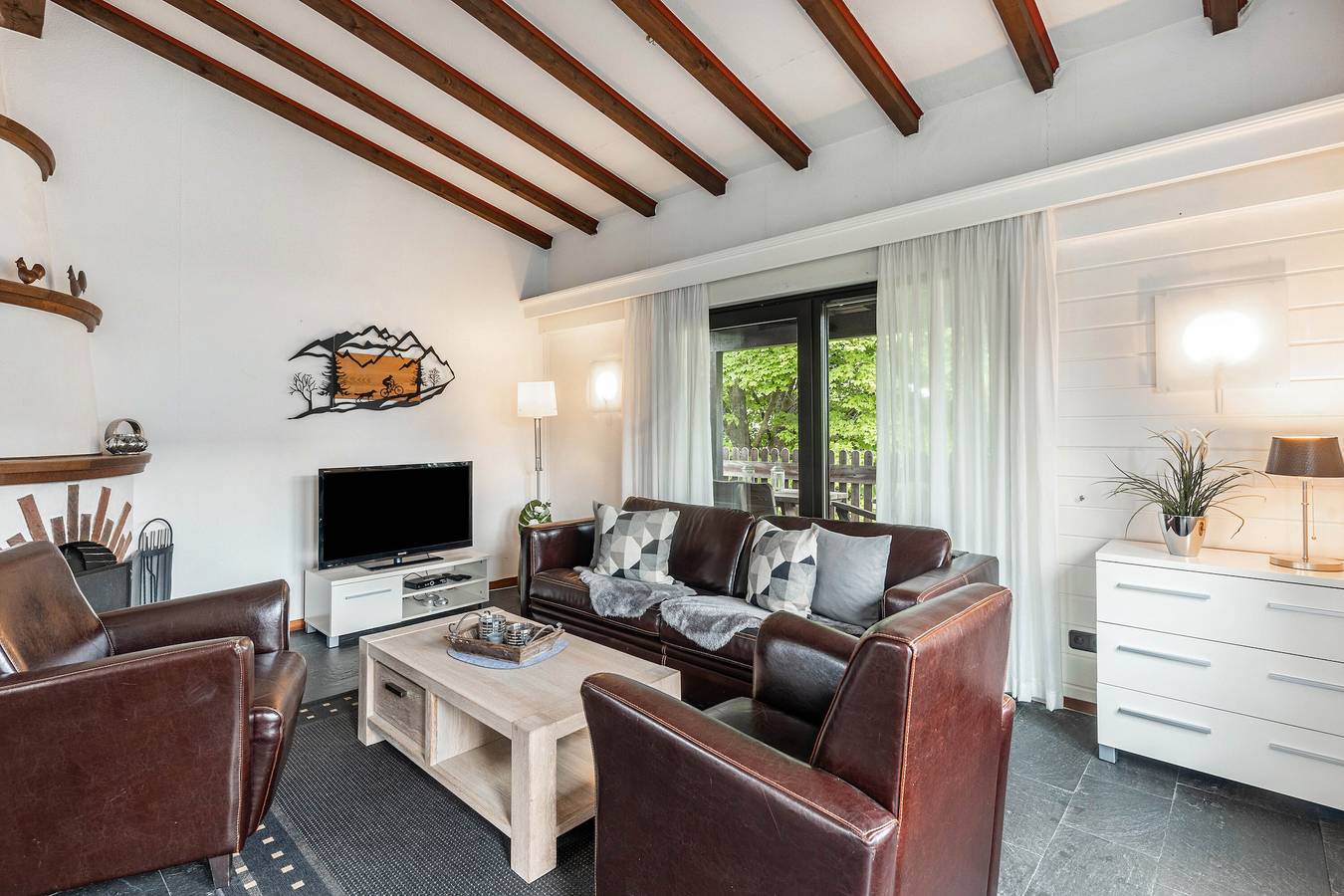 Ganze Wohnung, Ferienwohnung 'Schanze 20' mit Bergblick, Gemeinschaftsterrasse und Wi-Fi in Schanze, Schmallenberg