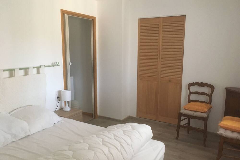 Gîte du Serre de Boudre   3 Étoiles  Gîtes de France  (Spa + Clim) in Buisson, Vaucluse