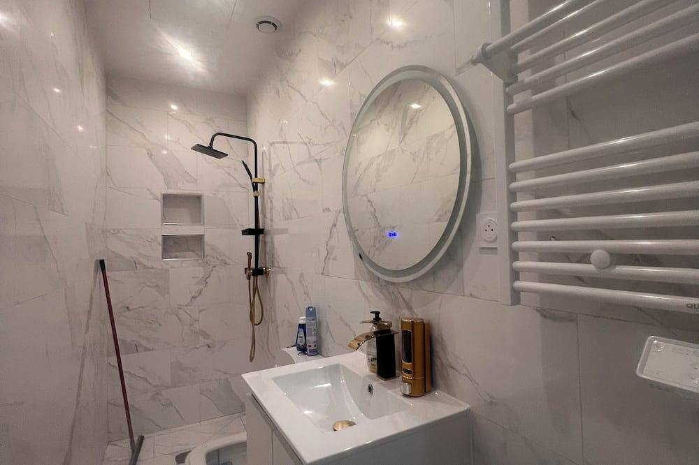 Apartamento entero, Fabulous 1-bedroom apartment in charming Gonesse for your stay in Gonesse, Valle del Oise