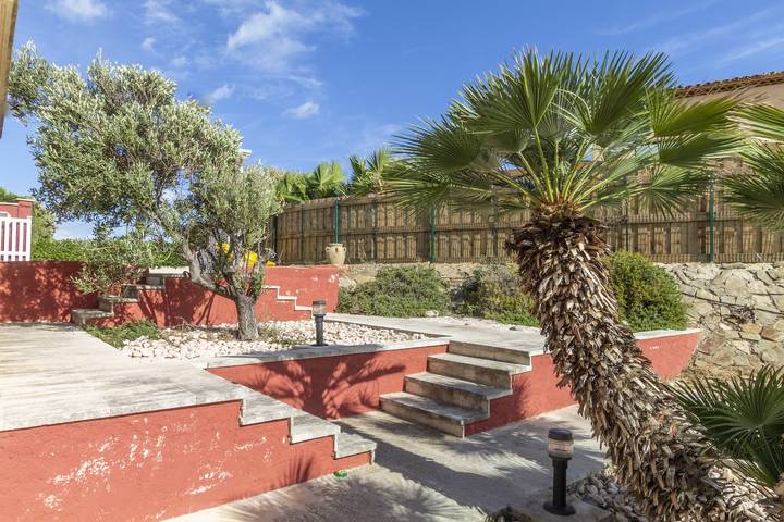 Villa Joseph (8p) with pool at French Riviera in La Madrague, Hyeres