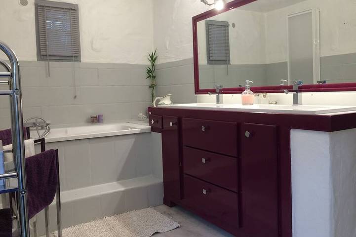 Gîte pour 8 personnes, avec jardin à Upie - 3