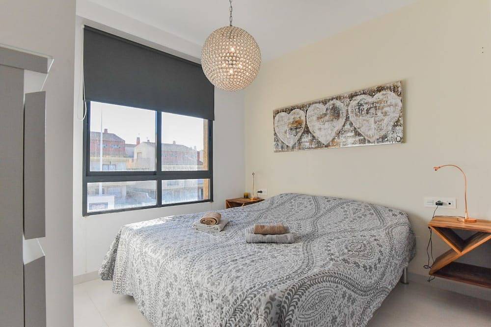 Entire apartment, La Zenia 2 Bed 2 Bath, Solarium, Jaccuzi, Bbq, Beaches, Golf in Colinas de la Zenia, Orihuela