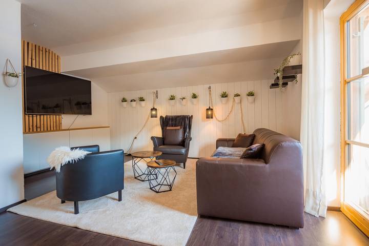 Ganze Ferienwohnung, Fewo 3 Schlafräume, 2 Badezimmer und 1 Gäste-Wc in Wallgau, Walchensee