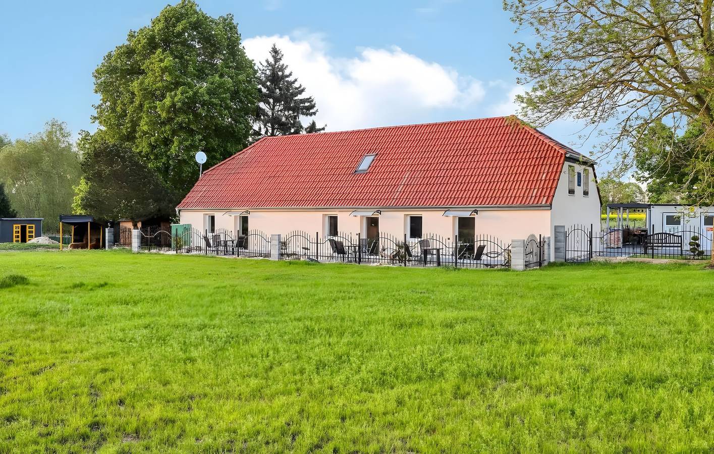 Ganze Wohnung, Ferienwohnung '1' mit privater Terrasse, privatem Garten und Wi-Fi in Schmatzin, Vorpommern Greifswald
