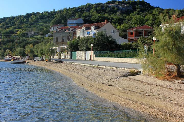 Room near beach Slano, Dubrovnik -b in Slano, Dubrovnik-Neretva