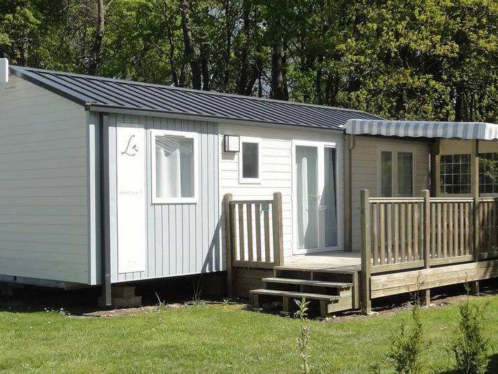Mobil home pour 6 personnes, avec bassin pour enfant ainsi que terrasse et sauna à Monterblanc - 3
