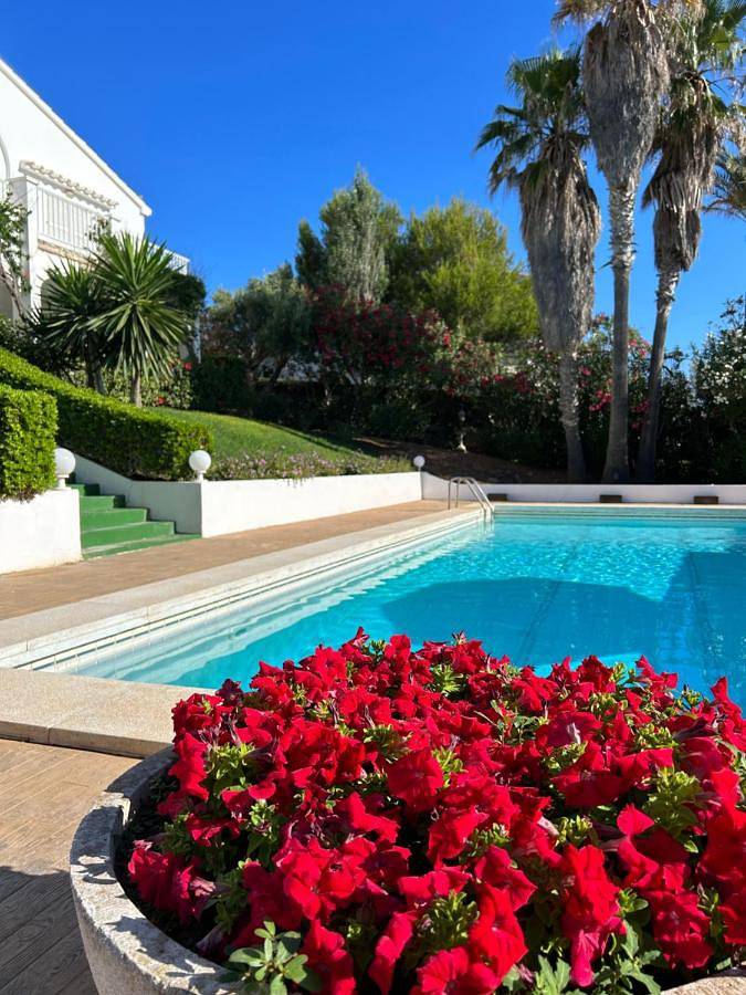 Location de vacances pour 7 personnes, avec jardin ainsi que vue et piscine à Son Parc - 3