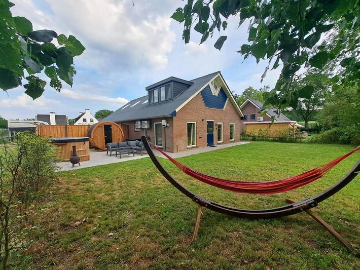 Vakantiehuis voor 6 personen, with Whirlpool and Terras as well as Tuin and Sauna in Lochem