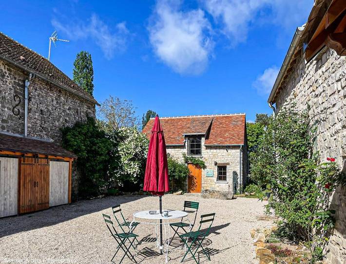 Maison d’hôte pour 2 personnes, avec terrasse à Le Vaudoué