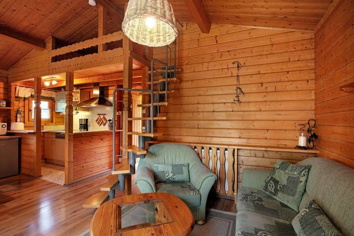 Casa vacanze 'Haus Cürsgen - Blockhaus Jana' con terrazza privata e Wi-Fi in Treptow - Koepenick, Berlino