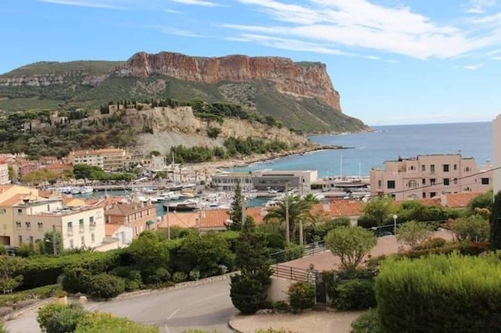 Ferienwohnung für 4 Personen, mit Terrasse in Calanques