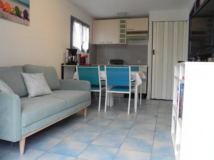 Gîte pour 4 personnes, avec piscine ainsi que terrasse et jardin dans l' Hérault - 4