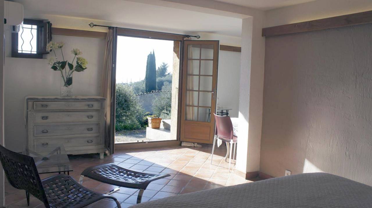 Queen Room with Garden View in Spéracèdes, Côte méditerranéenne (France)