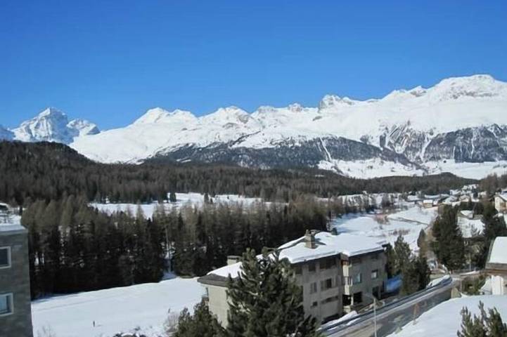 Ferienwohnung für 4 Personen, mit Balkon und Sauna in Pontresina
