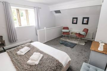 Log Cabin for 5 People in Matlock, Derbyshire, Photo 3