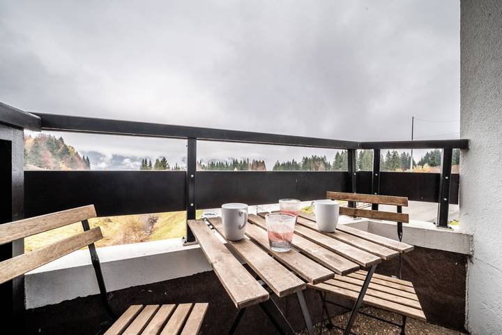Apartamento entero, Apartamento 'Morillon' con vistas a la montaña y balcón in Station de Morillon, Grand Massif
