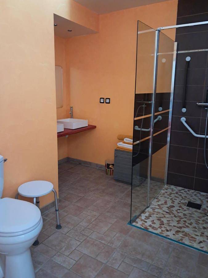 Maison d’hôte pour 2 personnes, avec piscine ainsi que jardin et jacuzzi en Charente - 2