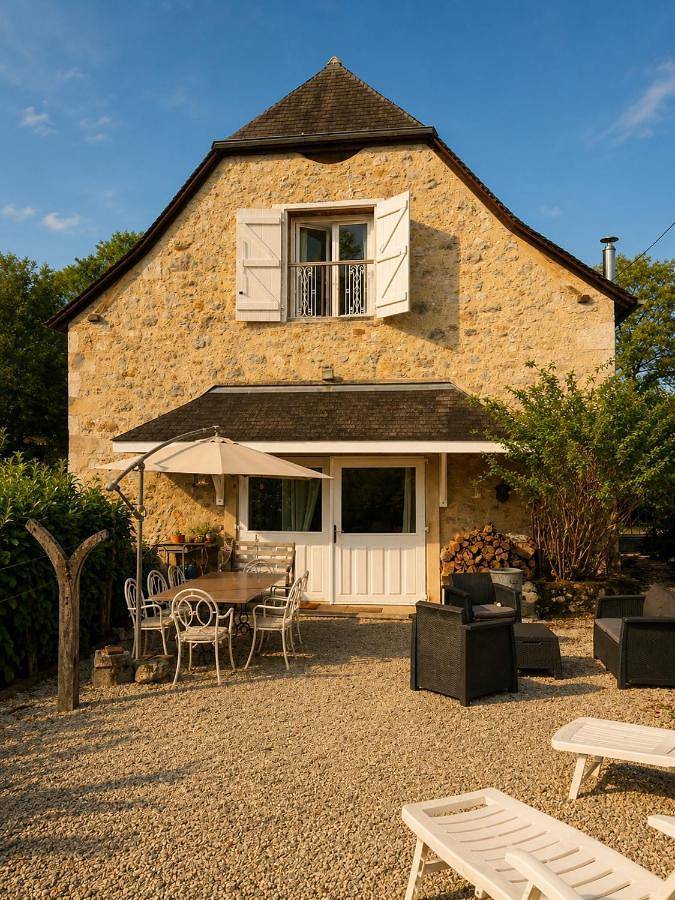 Location de vacances pour 6 personnes, avec Terrasse ainsi que Jardin et Vue à Lys (homonymie)