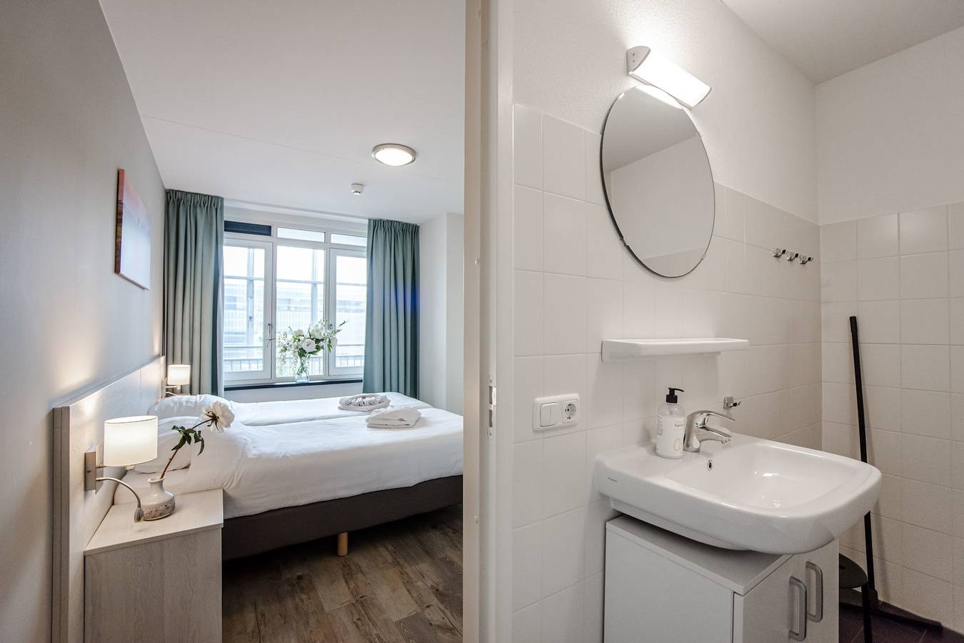 Geheel appartement, Ruimtelijk luxe appartement op de begane grond - Kaag Resort 13 in Warmond, Nederlandse Noordzeekust