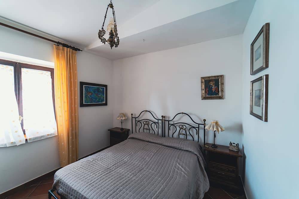 Villa Angela with pool and sea view in Ispani, Cilento