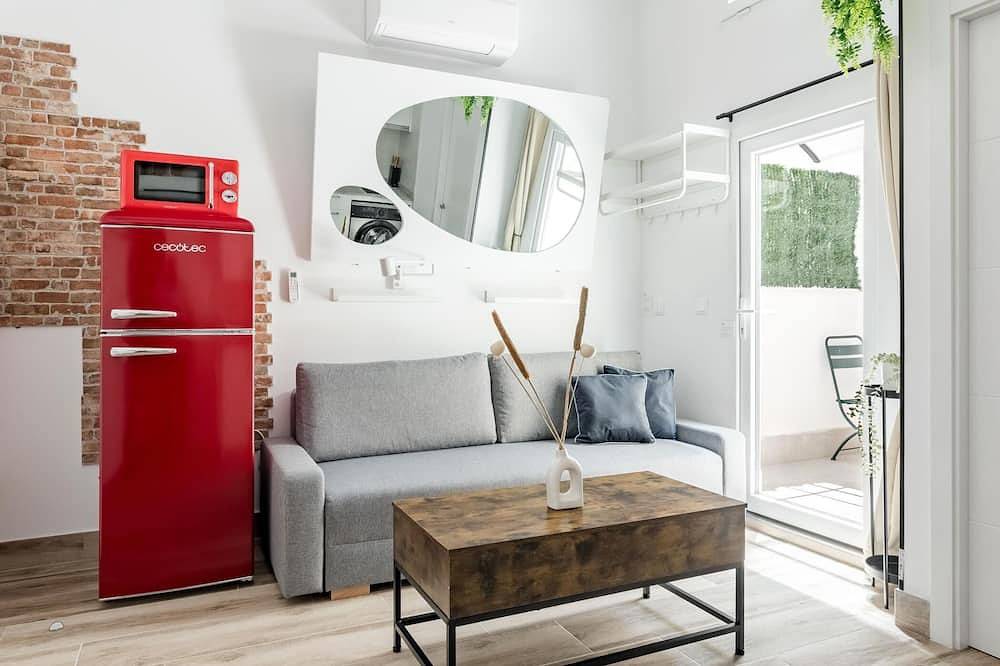 Entire apartment, Madrid Villaverde Vii - Apartament with patio, Ac in Madrid, Madrid Province