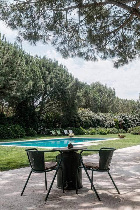 Location de vacances pour 4 personnes, avec vue et jardin ainsi que terrasse et piscine dans Pinhal Novo - 2