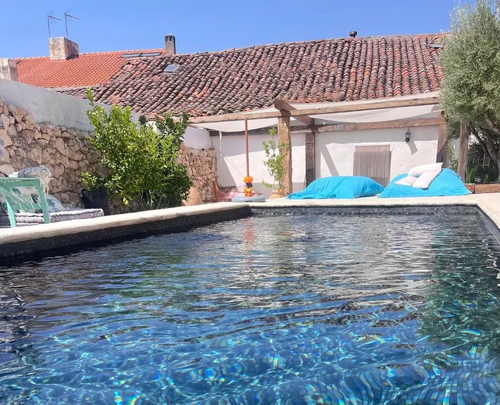 Holiday home for 15 people, with garden and pool - 1