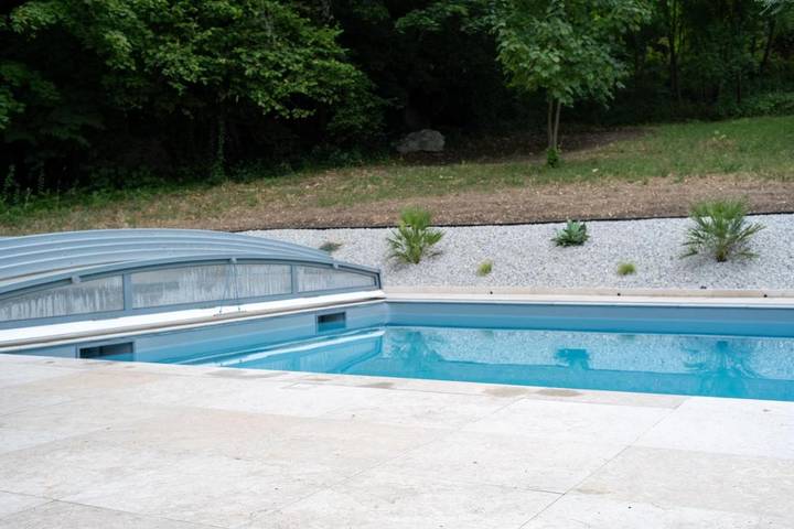 Ferienhaus für 14 Personen, mit Balkon und Whirlpool sowie Terrasse und Garten in Blois