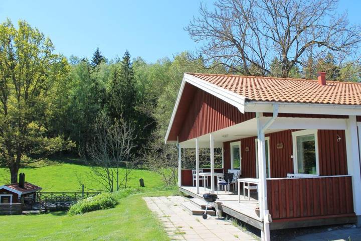Hostel für 4 Personen, mit Terrasse und Garten sowie Sauna und Ausblick in Gullspang