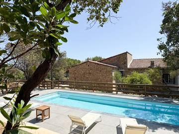 Cottage pour 10 personnes, avec piscine et terrasse, animaux acceptés dans Plage de Scodi-Neri