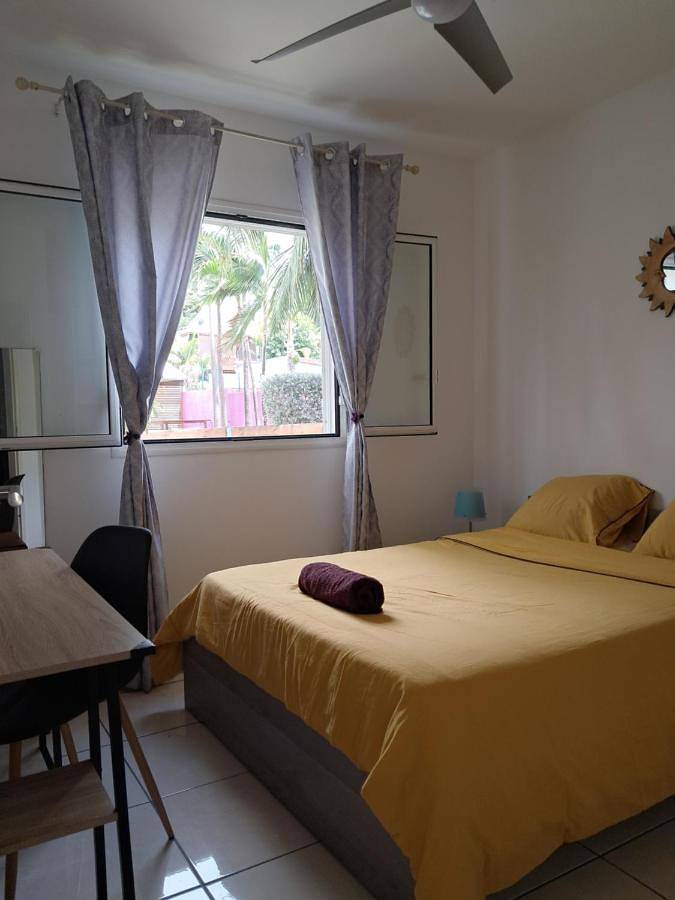 Appartement de vacances pour 2 personnes, avec terrasse ainsi que vue et jardin