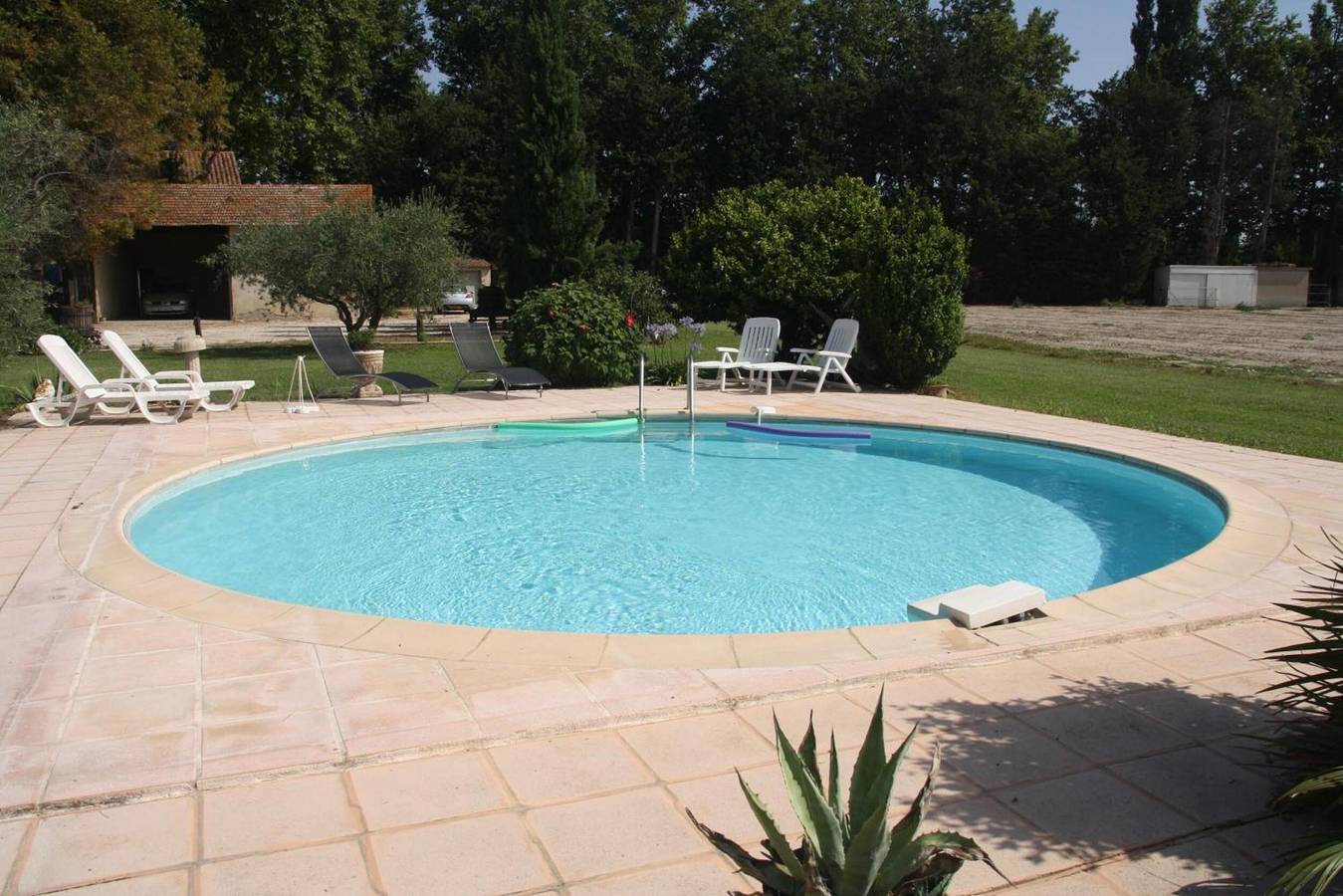 Maison de vacances 'Le Mas Des Fleurs' avec piscine privée, terrasse privée et Wi-Fi in Avignon, Vaucluse