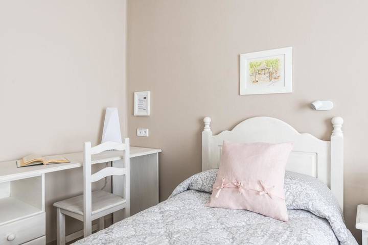 Hôtel pour 3 personnes, avec vue ainsi que jardin et terrasse à Tremp - 4