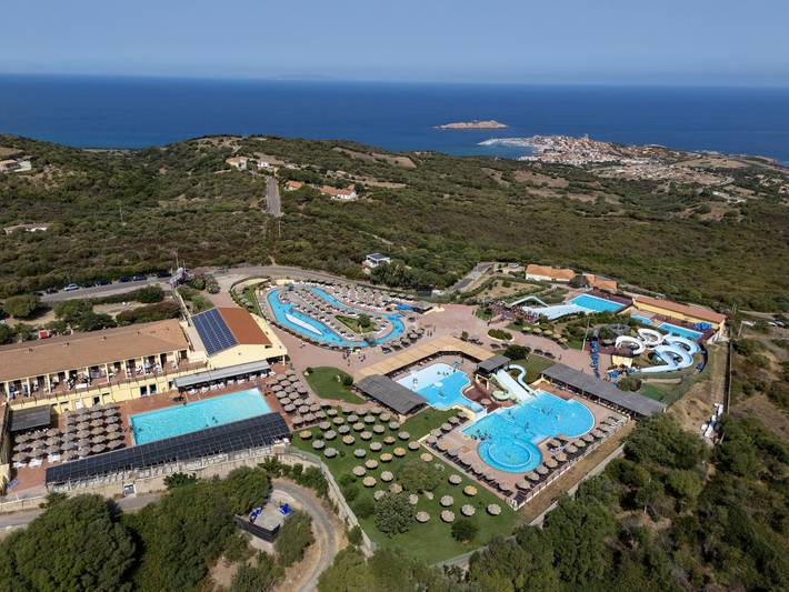 Apartamento para 4 personas, con Terraza y Jardín en Isola Rossa