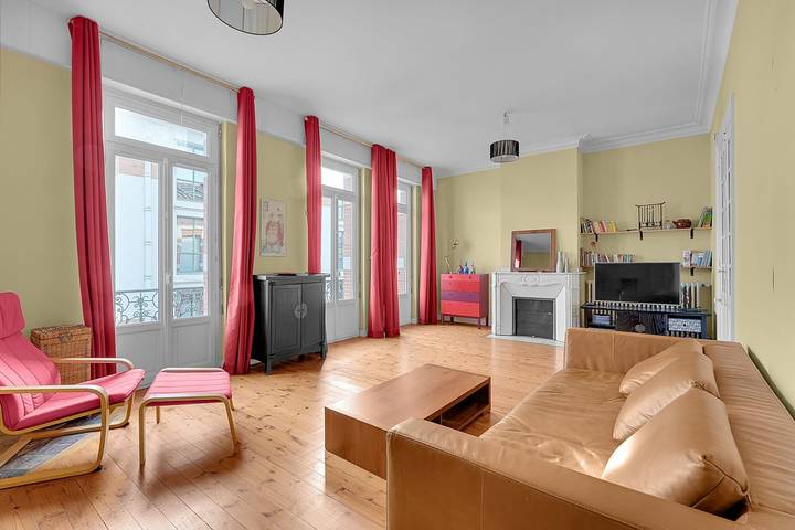 Gîte pour 4 personnes, avec balcon dans Basilique Saint-Sernin (Toulouse)