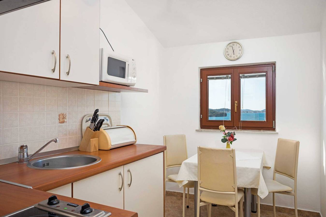 Ganze Wohnung, Apartments Kaina - two bedroom apartment (yellow) in Tisno, Murter