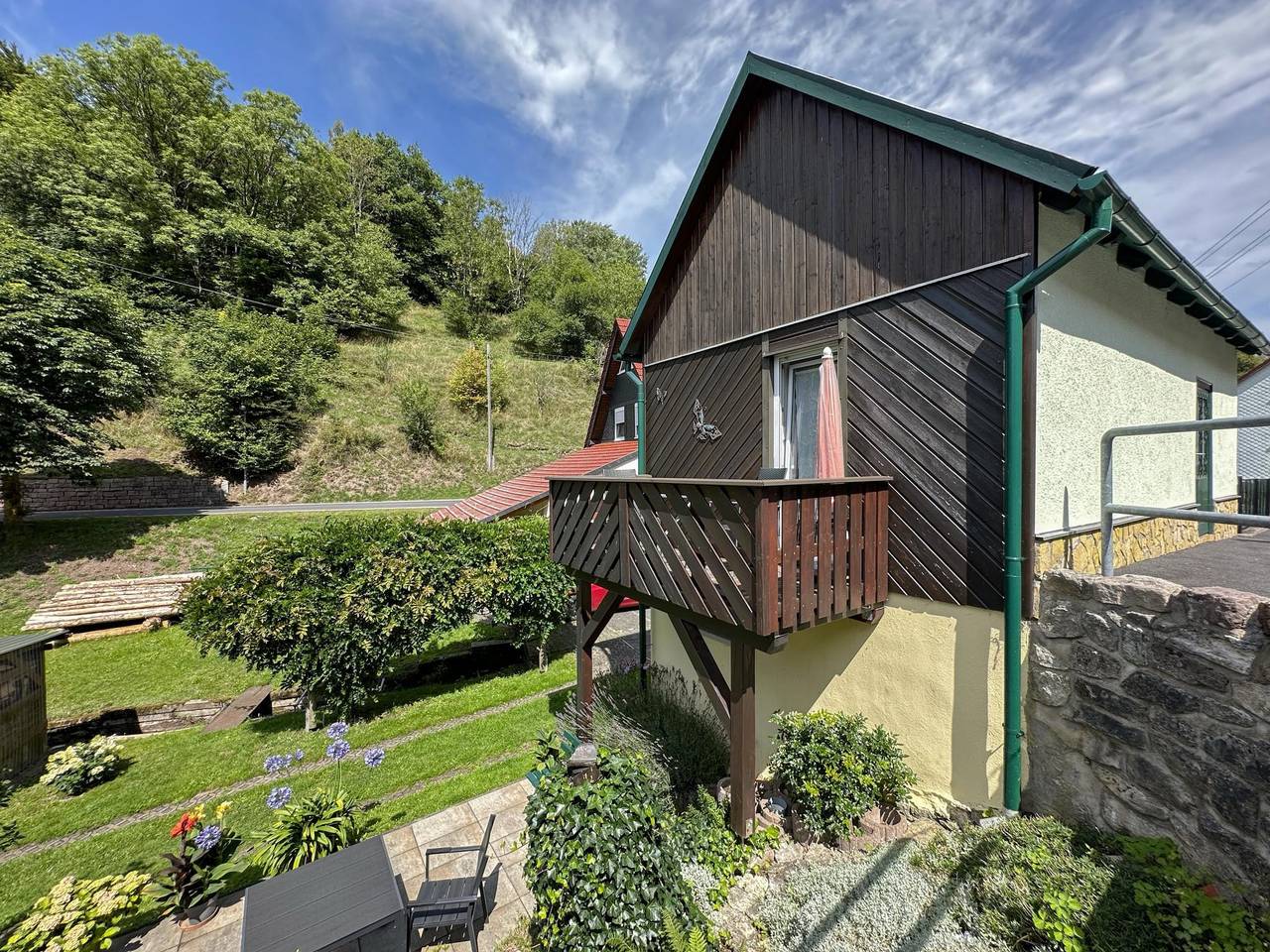 Ferienhaus mit Balkon & Garten im Thüringer Wald in Schleusegrund, Hildburghausen und Umgebung