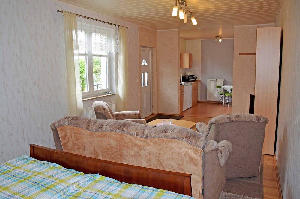 Ganze Wohnung, Ferienwohnung mit Gartenterrasse - Ferienwohnungen mit Terrasse in Patzig, Bergen auf Rügen und Umgebung