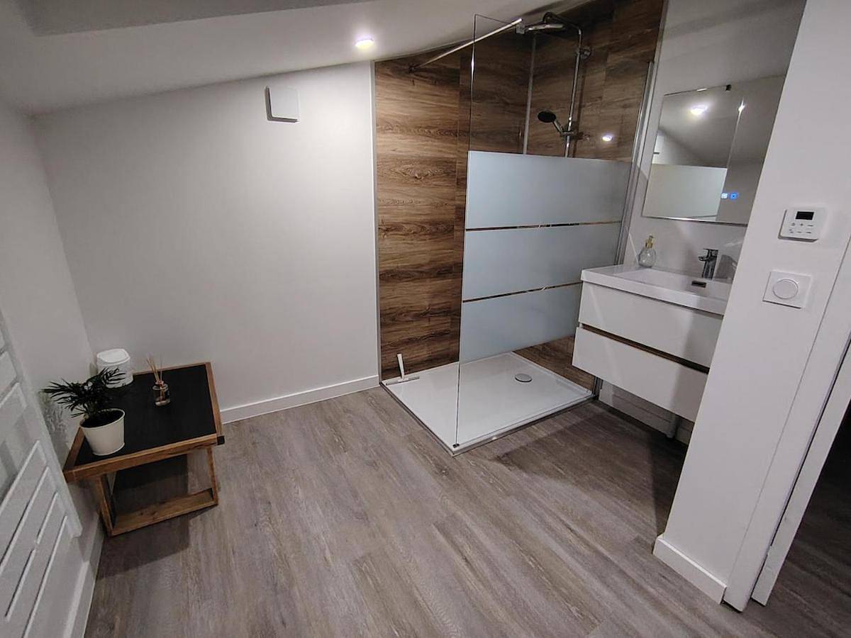 Appartement entier, One-Bedroom Apartment in Maulévrier, Région de Cholet