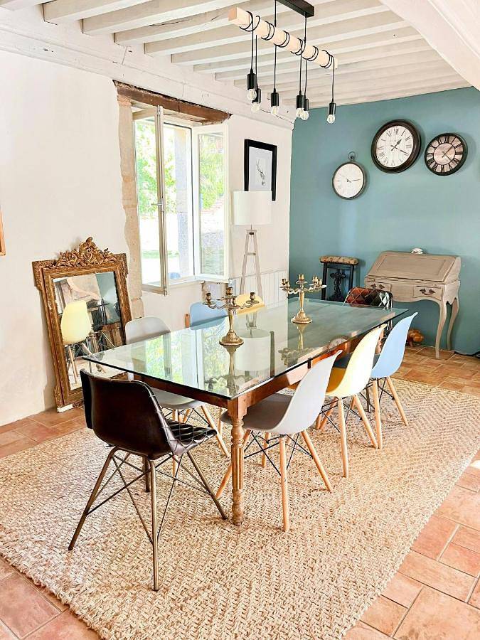 Location de vacances pour 10 personnes, avec piscine et jardin, animaux acceptés dans Lucenay-l'Évêque