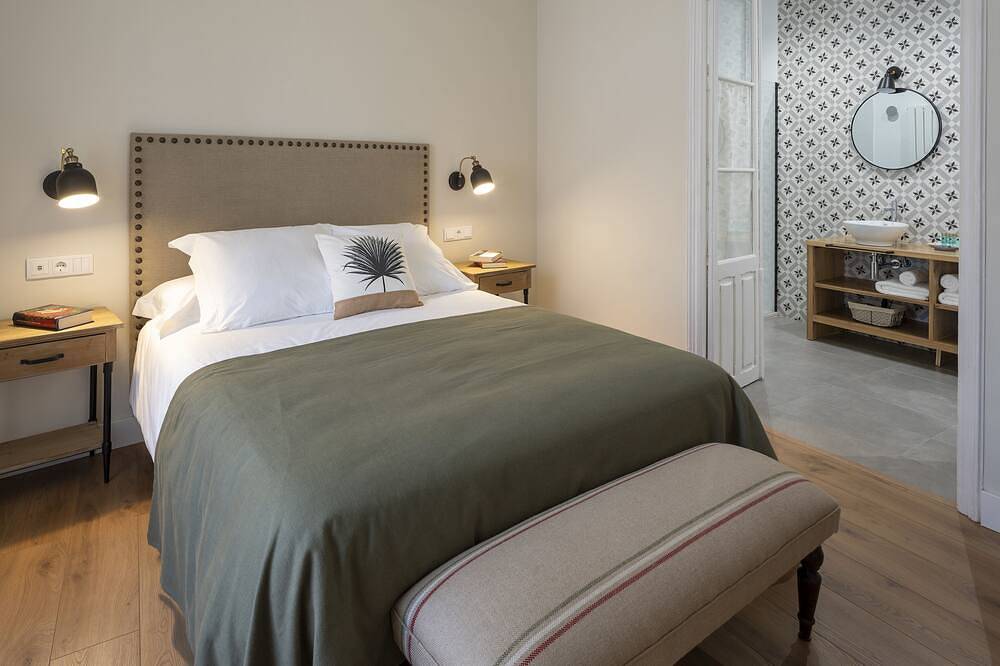 Entire apartment, Petronila 2 Bedroom Apartment in Mérida, Badajoz Province