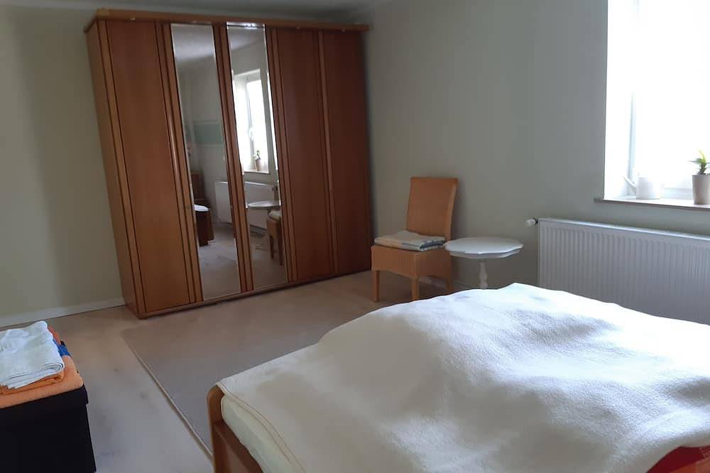 Ganze Wohnung, Ferienwohnung in Ostseenähe, vor den Toren der Hansestadt Wismar in Zurow, Nordwestmecklenburg (Wismar und Umgebung)