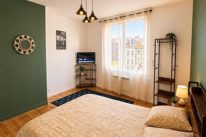 Triplex 3 bdrms - 6 people - Center & old town - Renovated - Spacious & bright in Boulogne-sur-Mer, Boulogne-sur-Mer region