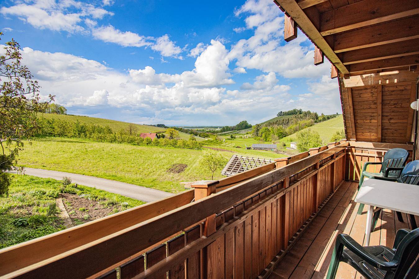 Entire apartment, Apartment 'Horizonte' with Balcony and Wi-Fi in Oberkirch, Central Black Forest